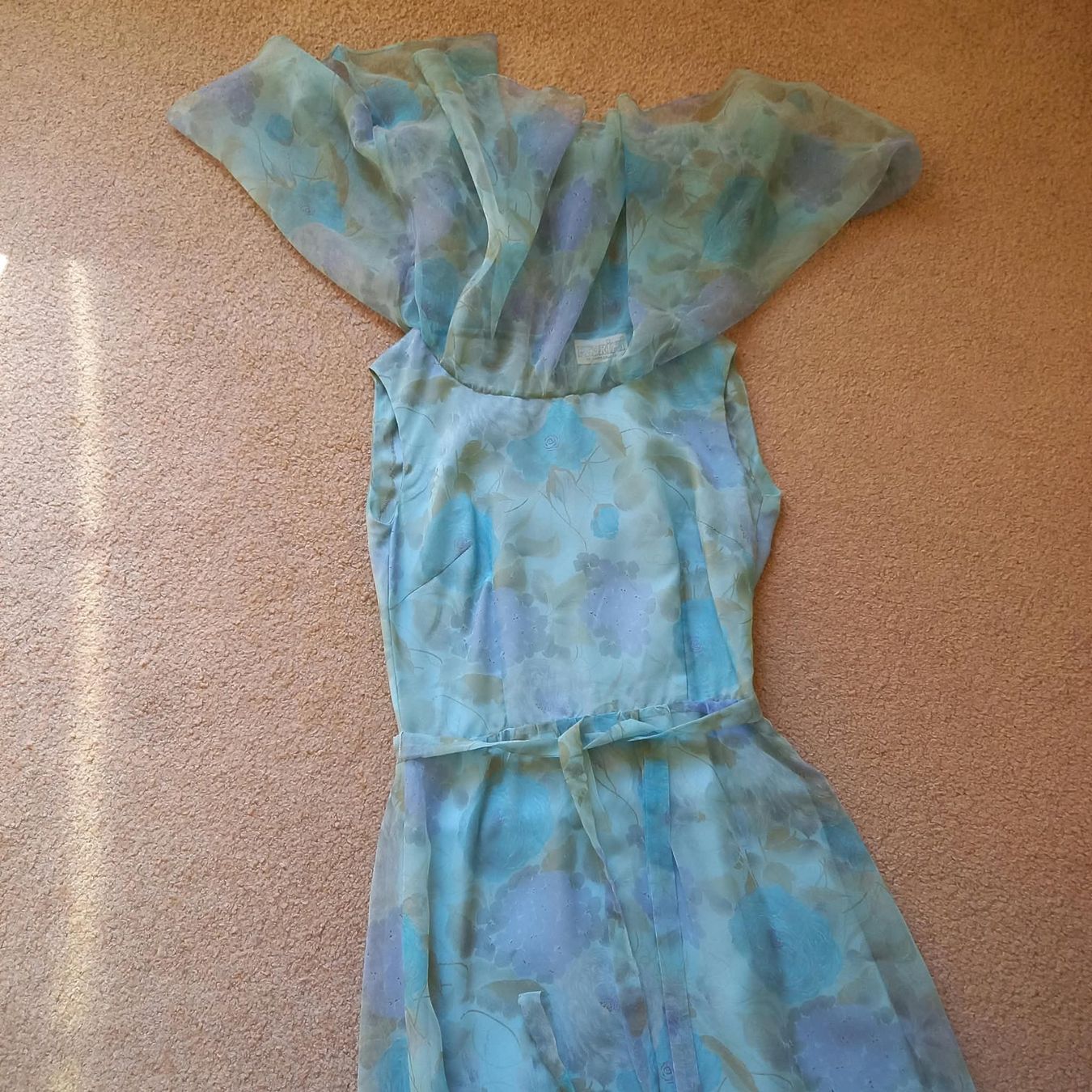 Vestiti: Kleid in Grösse 36 – Usato da Waltenschwil venduto da Fkreta 2