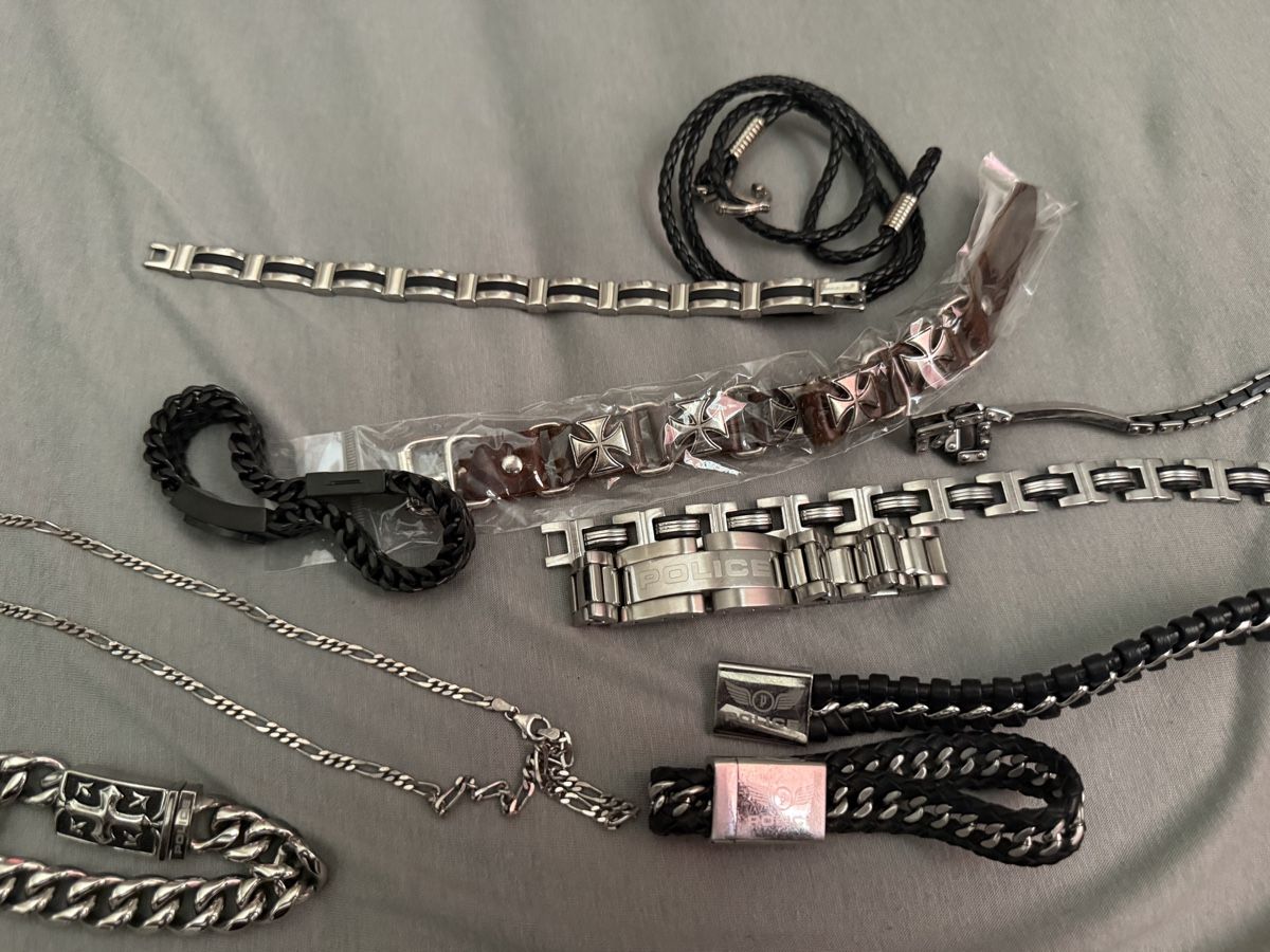 Bracelets: Lot bracelets police – D'occasion à Crissier par Body-Jonat