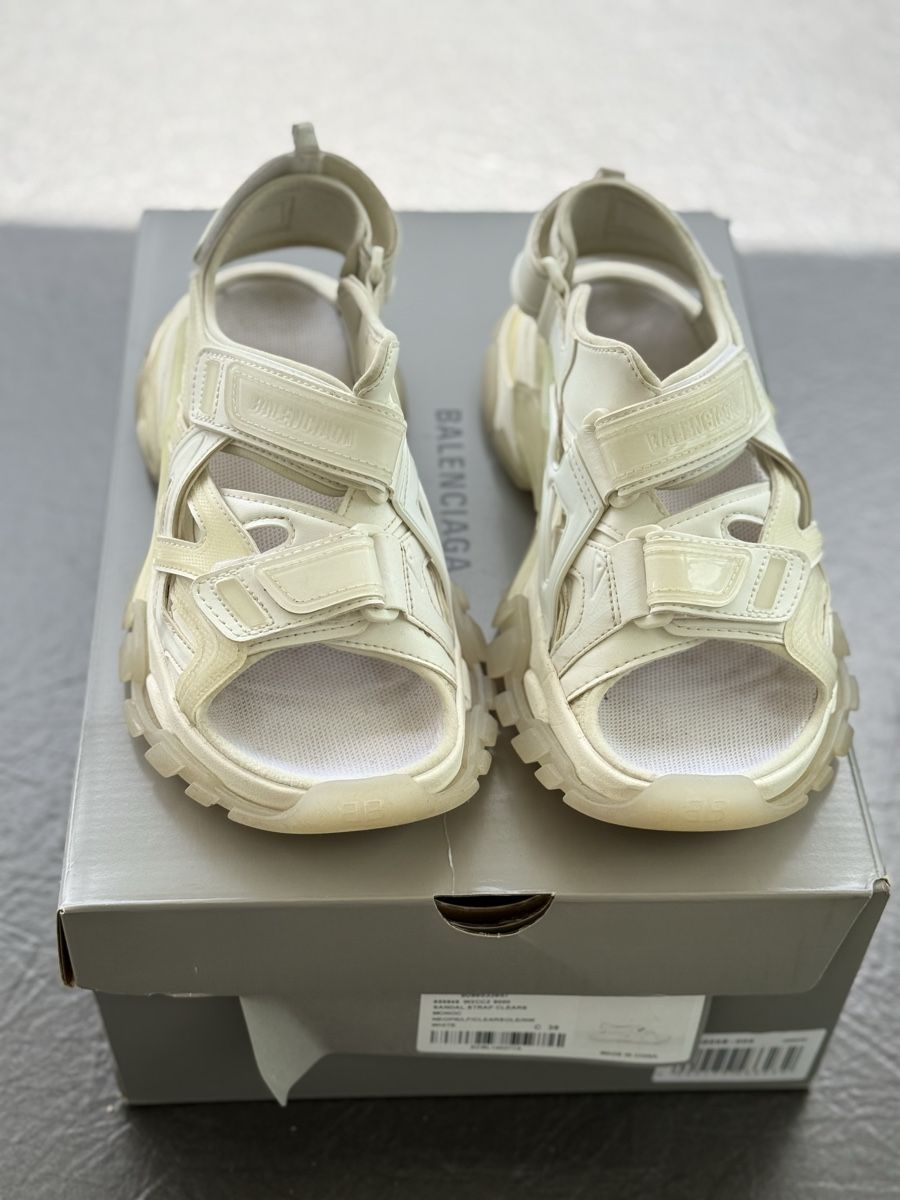 Balenciaga Scarpe da donna: Balenciaga Sandal Strap Clears Grösse 38 – Usato da Lommis venduto da loqi
