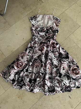Kleid Phase Eight floral Grösse 8 neuwertig