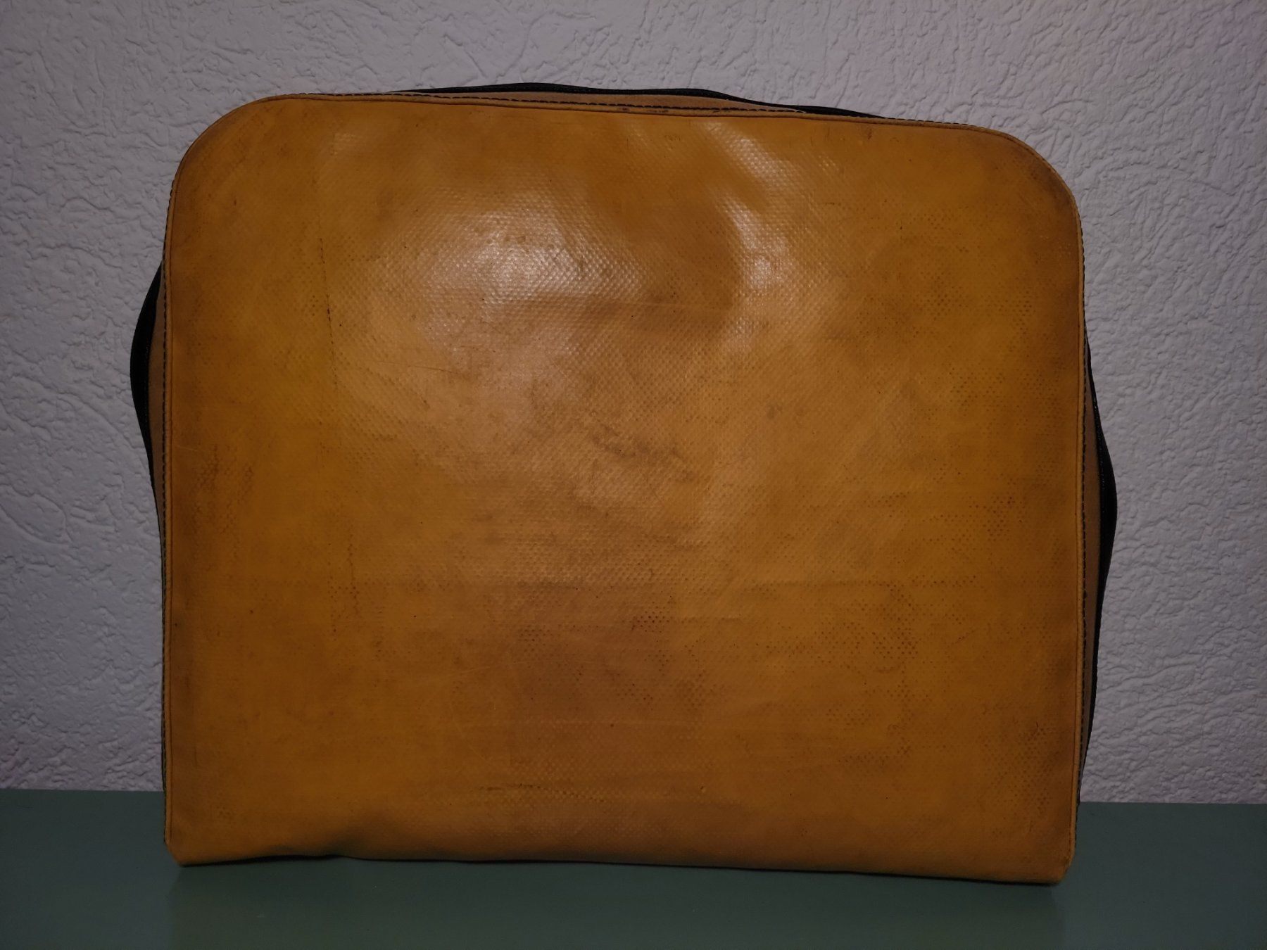 Freitag Covers & Borse: FREITAG Playcrew First Run Laptop-Hülle – Usato da Zürich venduto da RepairandCare 1