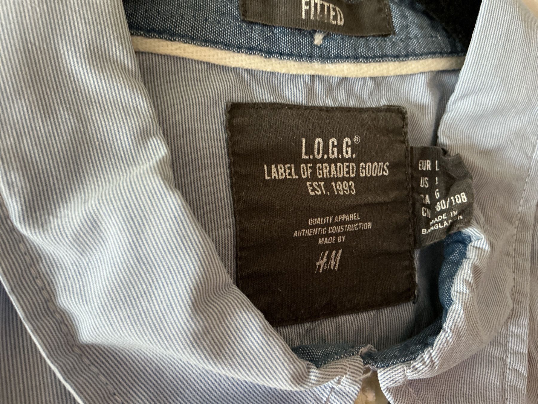 Levi's Lots de vêtements: Kurze Levi's und Herrenhemd – D'occasion à Triesen par boston7 3