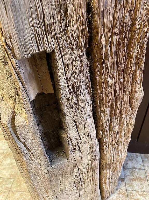 Articles en bois: 300 jähriger original Eichenpfahl mit Glas – D'occasion à Goldach par 1963ruthlanter 4