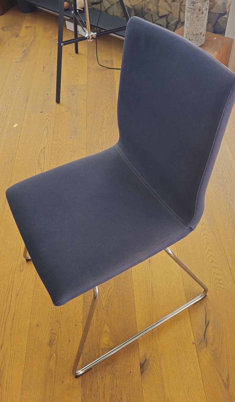 Chaises: 4 chaises de salle à manger – D'occasion à Emmetten par siric 1