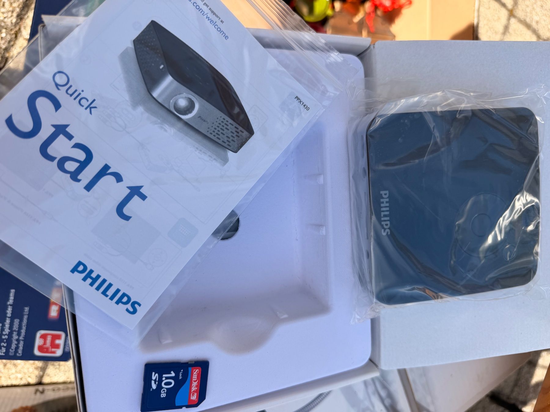 Philips Videoprojektoren: Philips Beamer – Neu und originalverpackt aus Wallbach von storm64 1