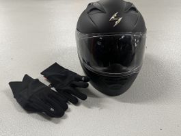 Motorradhelm Scorpion Grösse mit Handschuhen