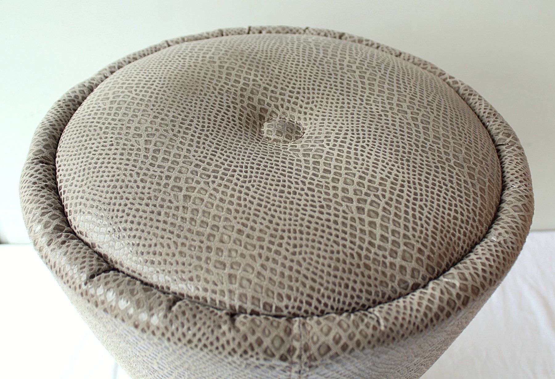 Leolux Sgabelli: Leolux Design Hocker Sitzmöbel im Reptil Look – Usato da Zürich venduto da Auctionata 2