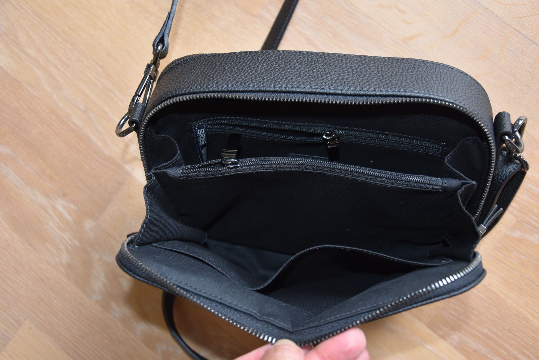 Bree Taschen für Damen: fabrikneue Leder-Umhängetasche, Ledertasche BREE – Neu und originalverpackt aus Münsingen von Sternsaphir64 3