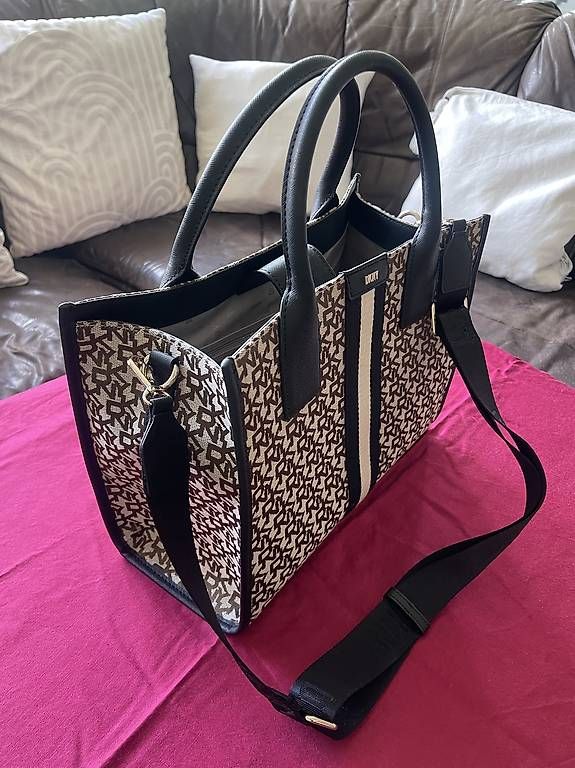 DKNY Borse da donna: DKNY Handtasche - neuwertig & elegant – Usato da Zollikofen venduto da FlaviaH01 2