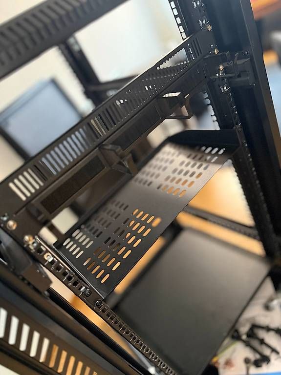 Racks & Ständer: Server rack cabinet Lanberg 22U – Gebraucht aus Brunnen von vkudrya 3