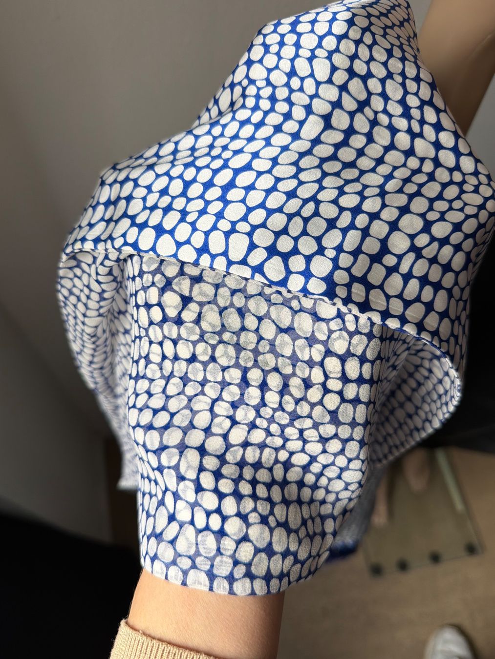 Foulard & Sciarpe: APOSTROPHE Schal | 100% Seide 💙 – Usato da Zürich venduto da ClosetQueen 9
