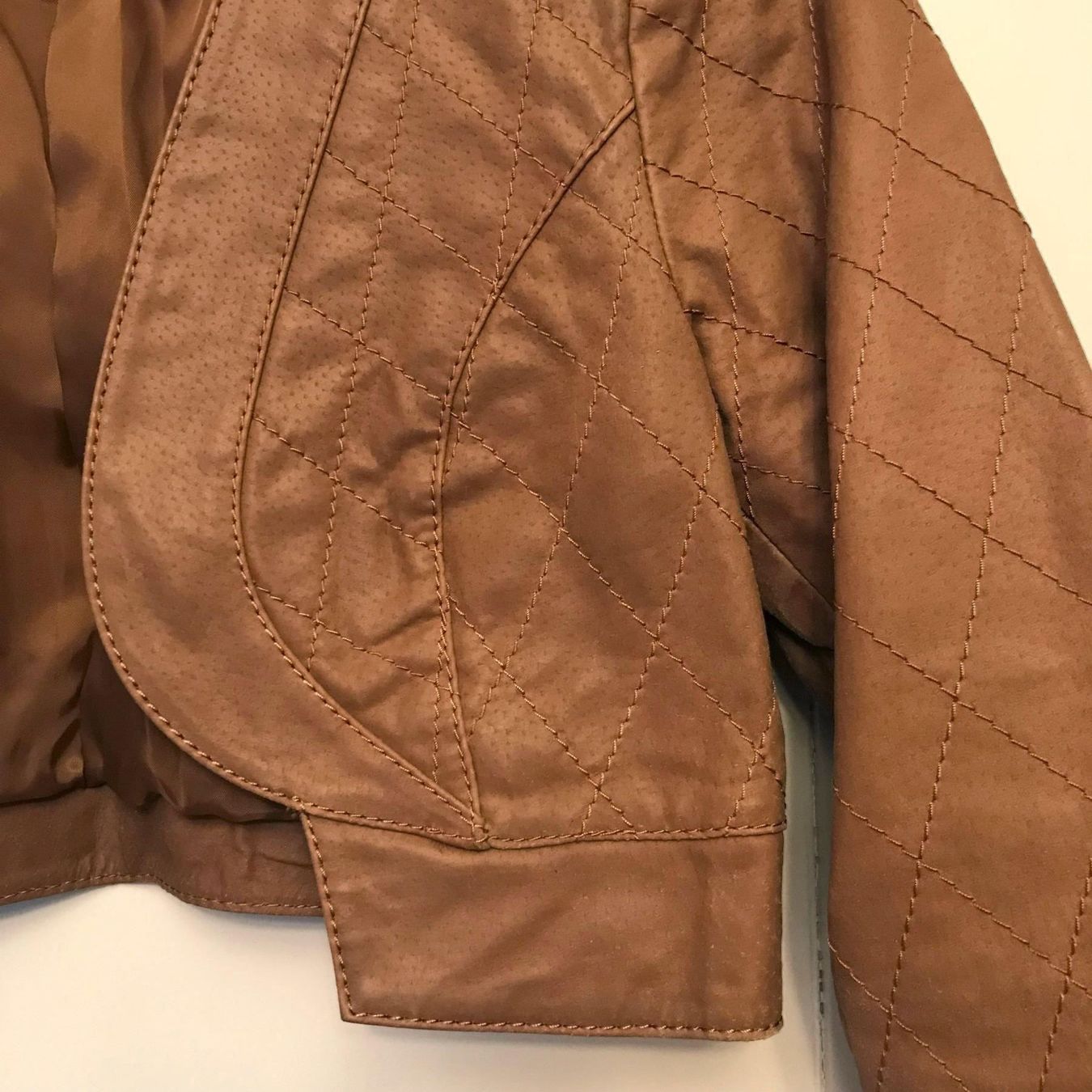 Bolero: Kurzer, hellbrauner, gesteppter Bolero aus echtem Leder,Gr.S – Nuovo (secondo la descrizione) da Zürich venduto da Caro55 1