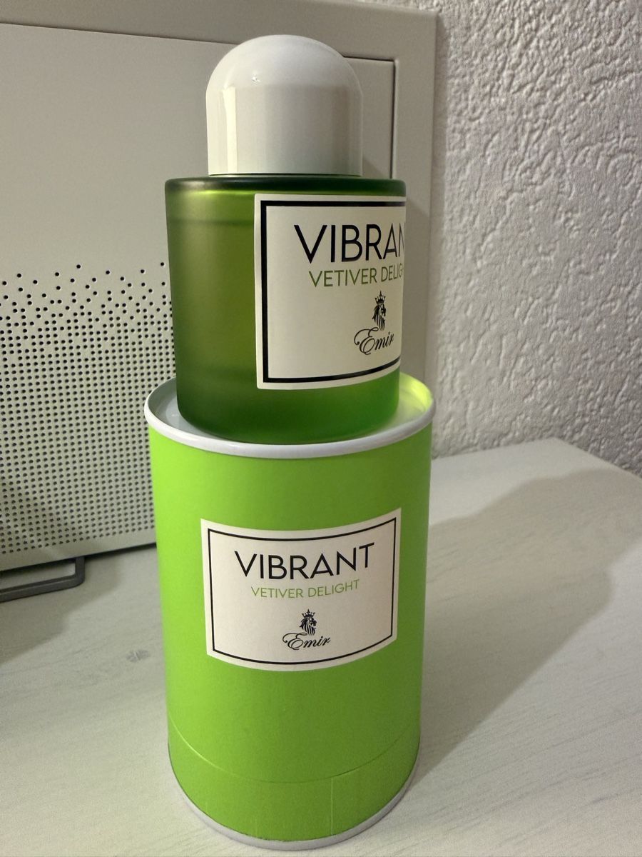 Profumi & Eau de Toilette: Vibrant Vetiver delight Paris Corner  – Usato da Missy venduto da meduse18 1