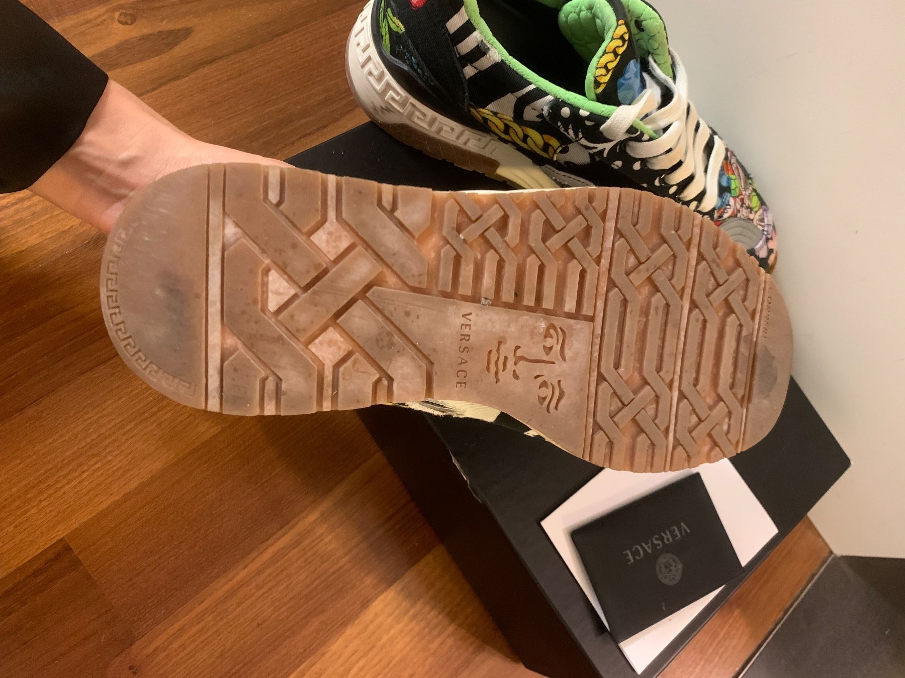 Versace Scarpe da donna: Versace Turnschuhe Gr. 38 - Einzigartiges Design, Top Zus... – Usato da Winterthur venduto da yan_jnw8 5