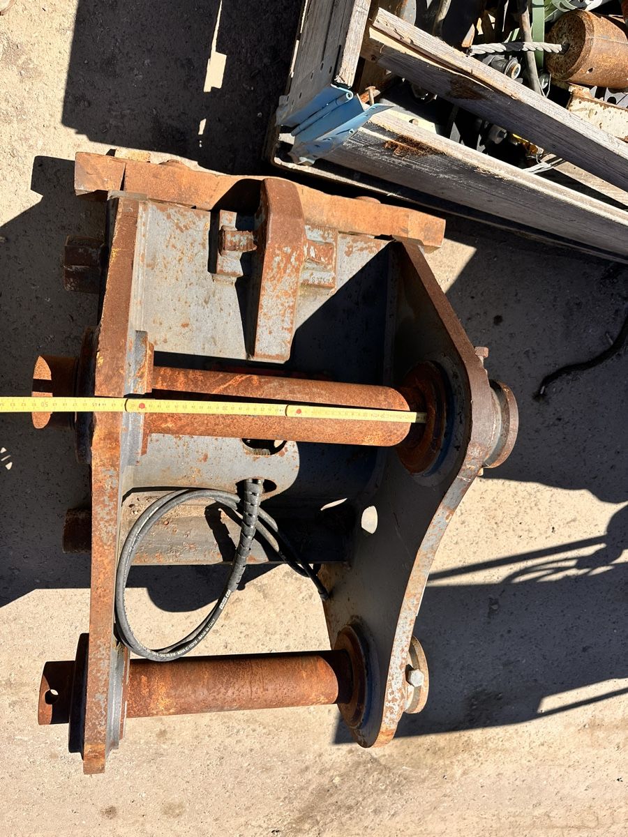 Bagger: Bagger schnellwechsler , anbauplatte – Gebraucht aus lyssach von brax2019 3