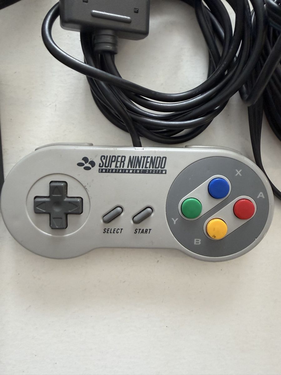 Nintendo Console: Super Nintendo SNES Konsole Set mit Aladdin – Usato da Genève venduto da sho_67qj 1