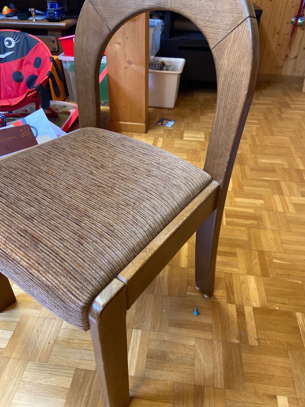 Set di tavolo e panche: Tisch mit Stühlen – Usato da Balgach venduto da Organisator 4