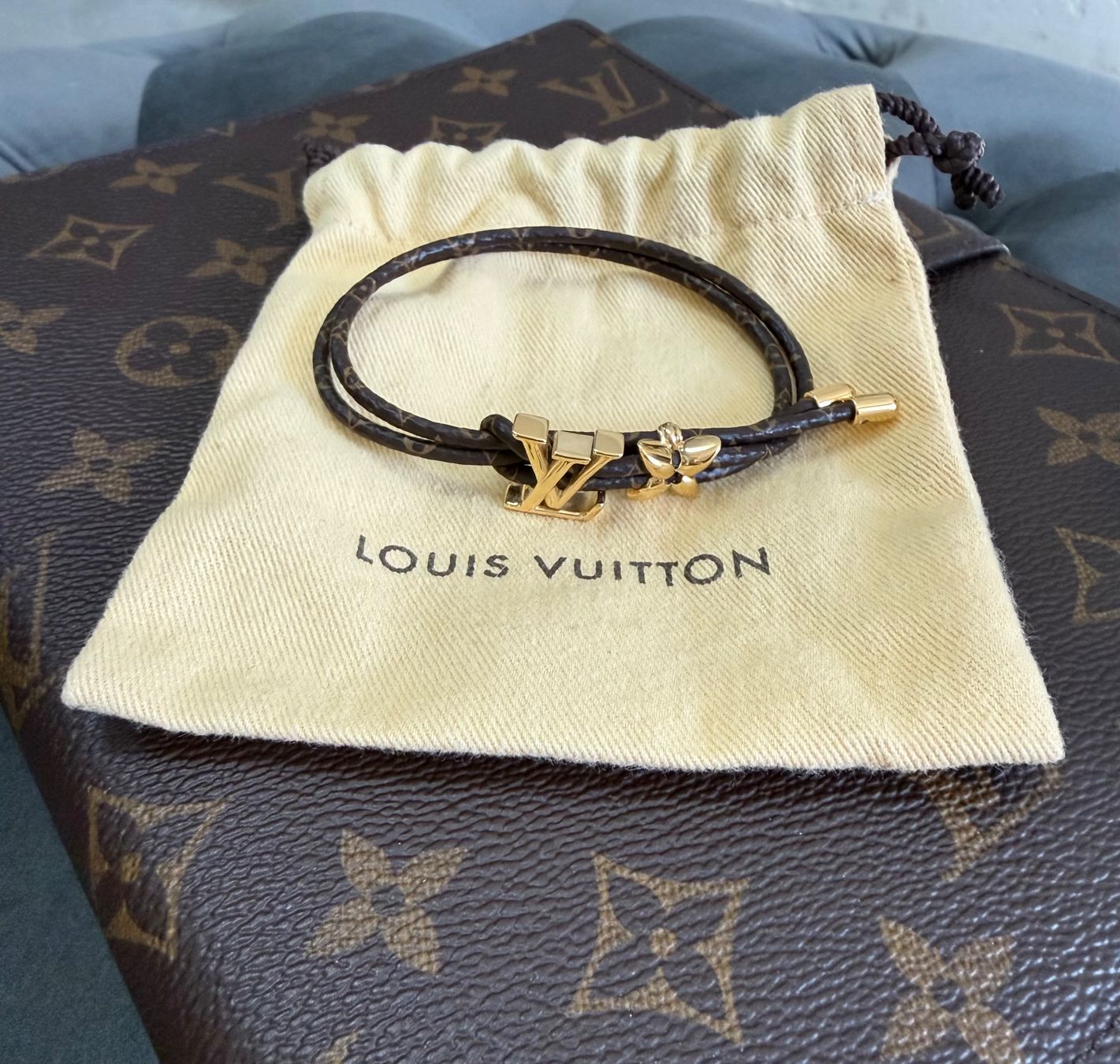 Louis Vuitton Armbänder & -reifen: Louis Vuitton Bloom Bracelet – Gebraucht aus Lutzenberg von Schatzkiste88