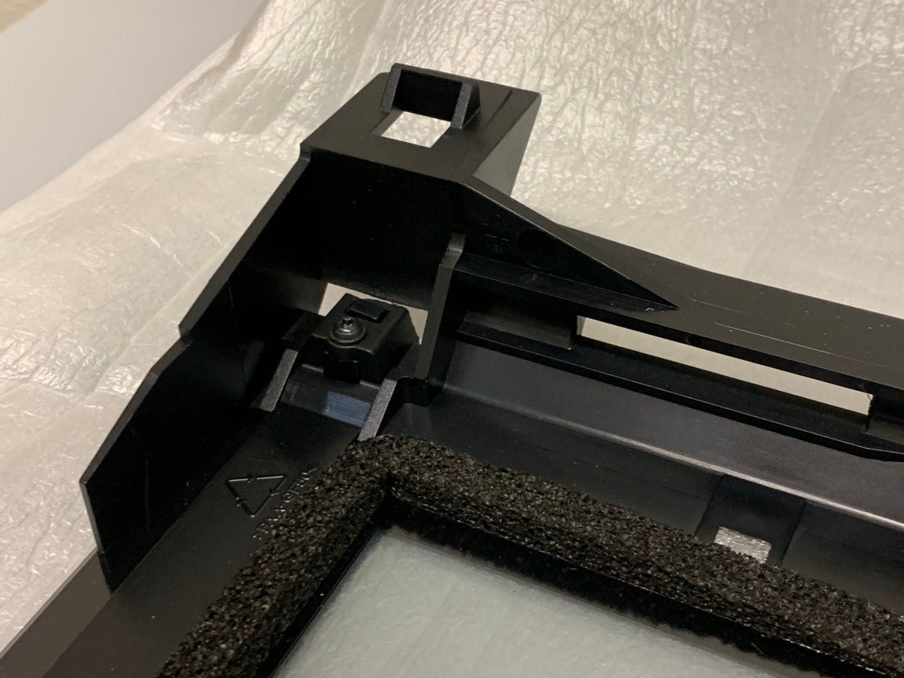 Bang & Olufsen Televisori: BeoVision 3-28 Frontscheibe NEU – Nuovo e nell'imballaggio originale da Hochdorf venduto da av-electronics 3