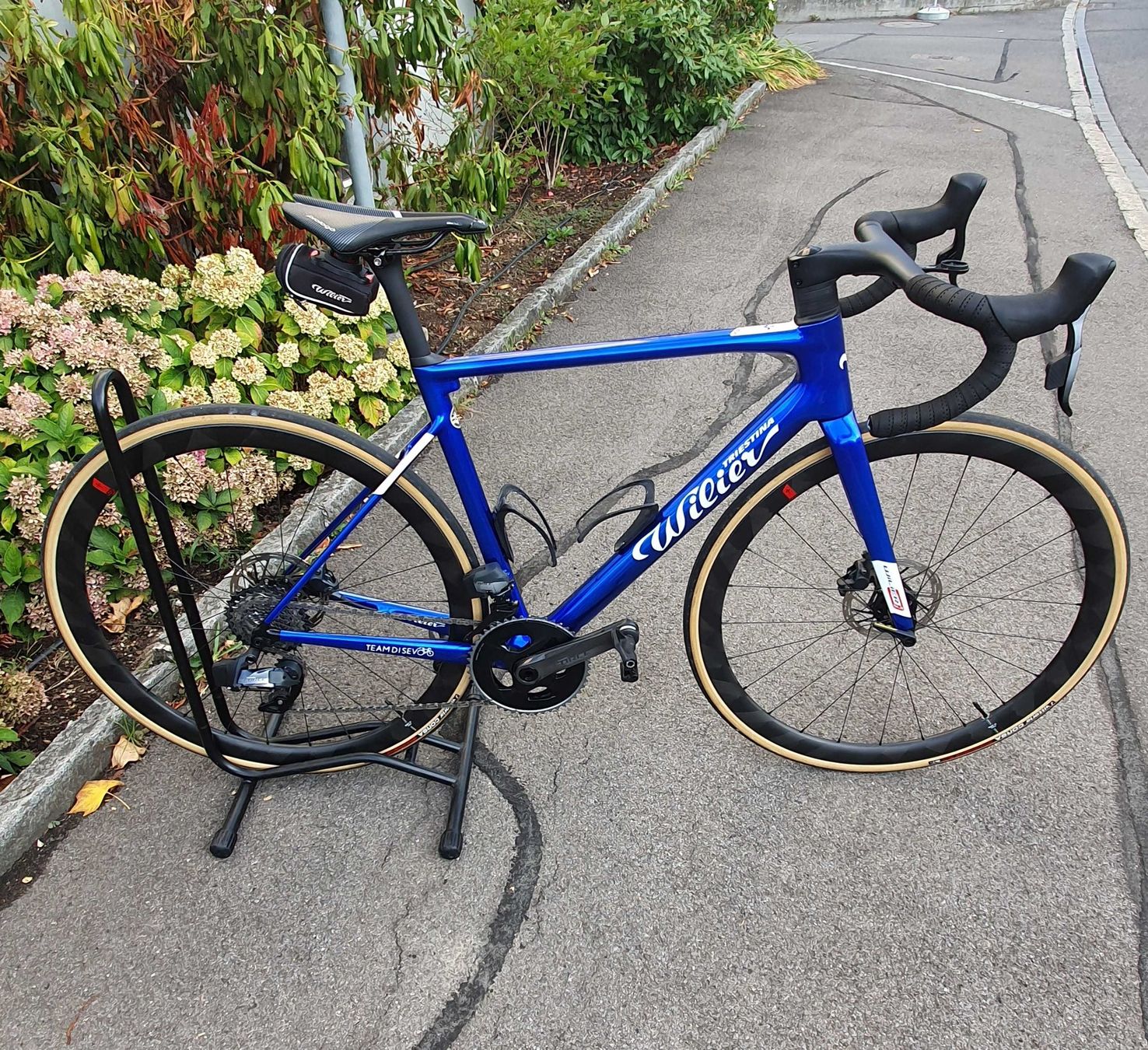 Wilier Biciclette: Wilier Zero SLR Disc Grösse M/49 blau Sram AXS Force – Usato da Baar venduto da Team_Di_Sevo 2