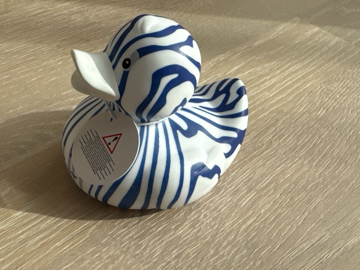 Giocattoli: Badeente aus der Lufthansa First Class Lounge in München  – Nuovo e nell'imballaggio originale da Birmensdorf ZH venduto da Orion999
