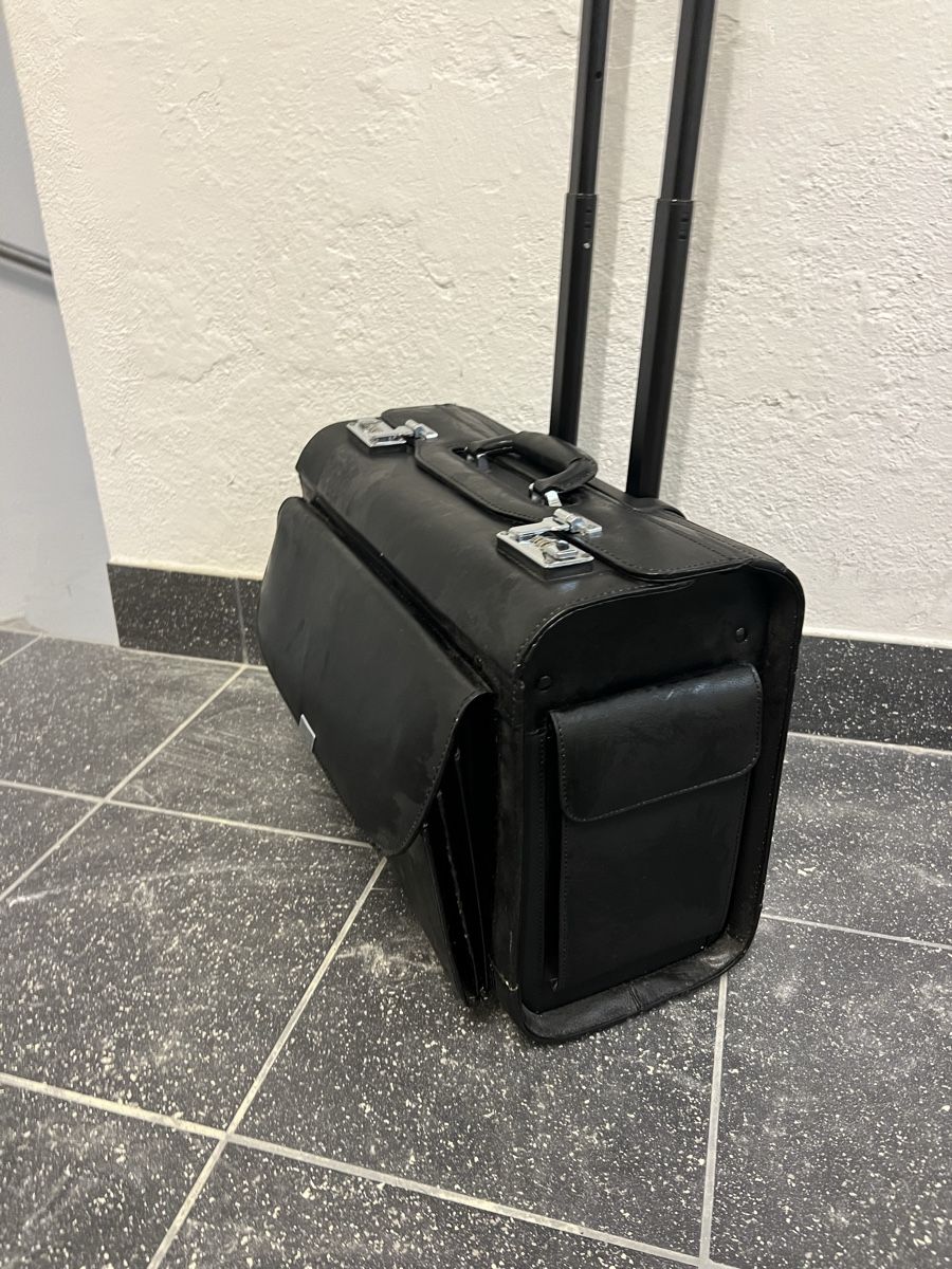 Valigie & Borse: Akten/ Arztkoffer neuwertig  – Nuovo (secondo la descrizione) da Zürich venduto da ber_mv2c 1