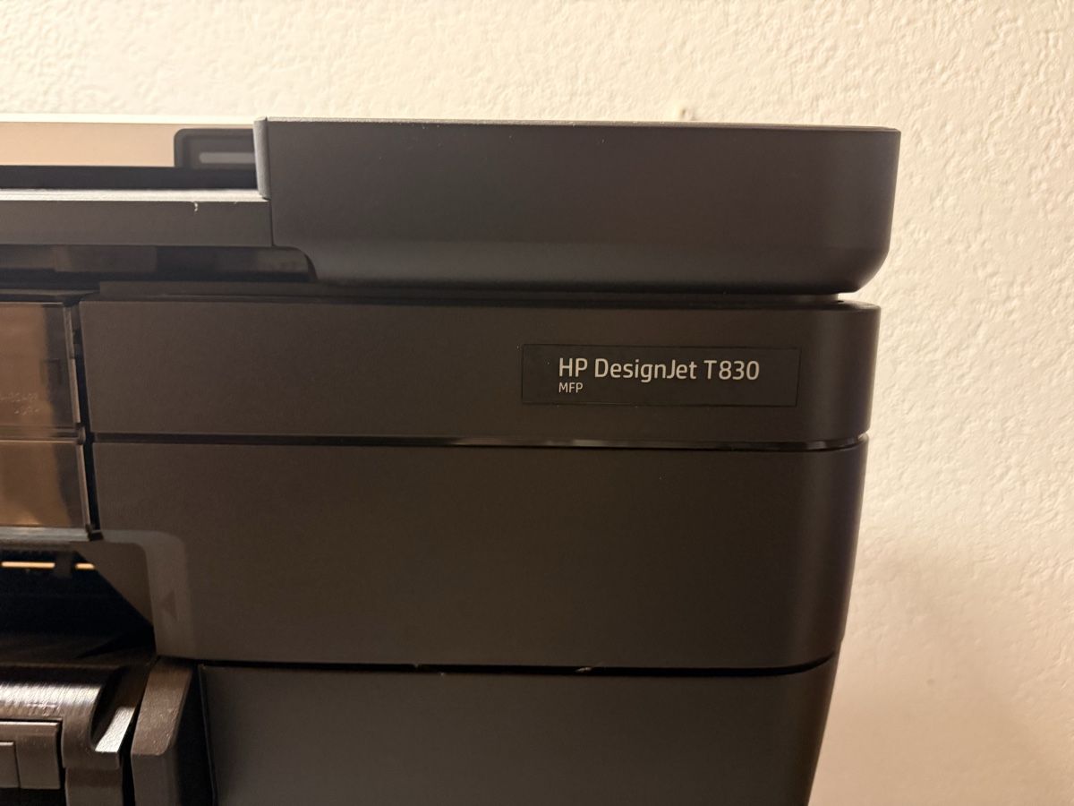 Hewlett Packard Stampanti: HP Designjet T830 Scan Plotter wie neu – Usato da Bern venduto da Xtr3me 2