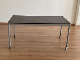 Schreibtisch/Bürotisch/Tisch mit zwei Rollen, schwarz