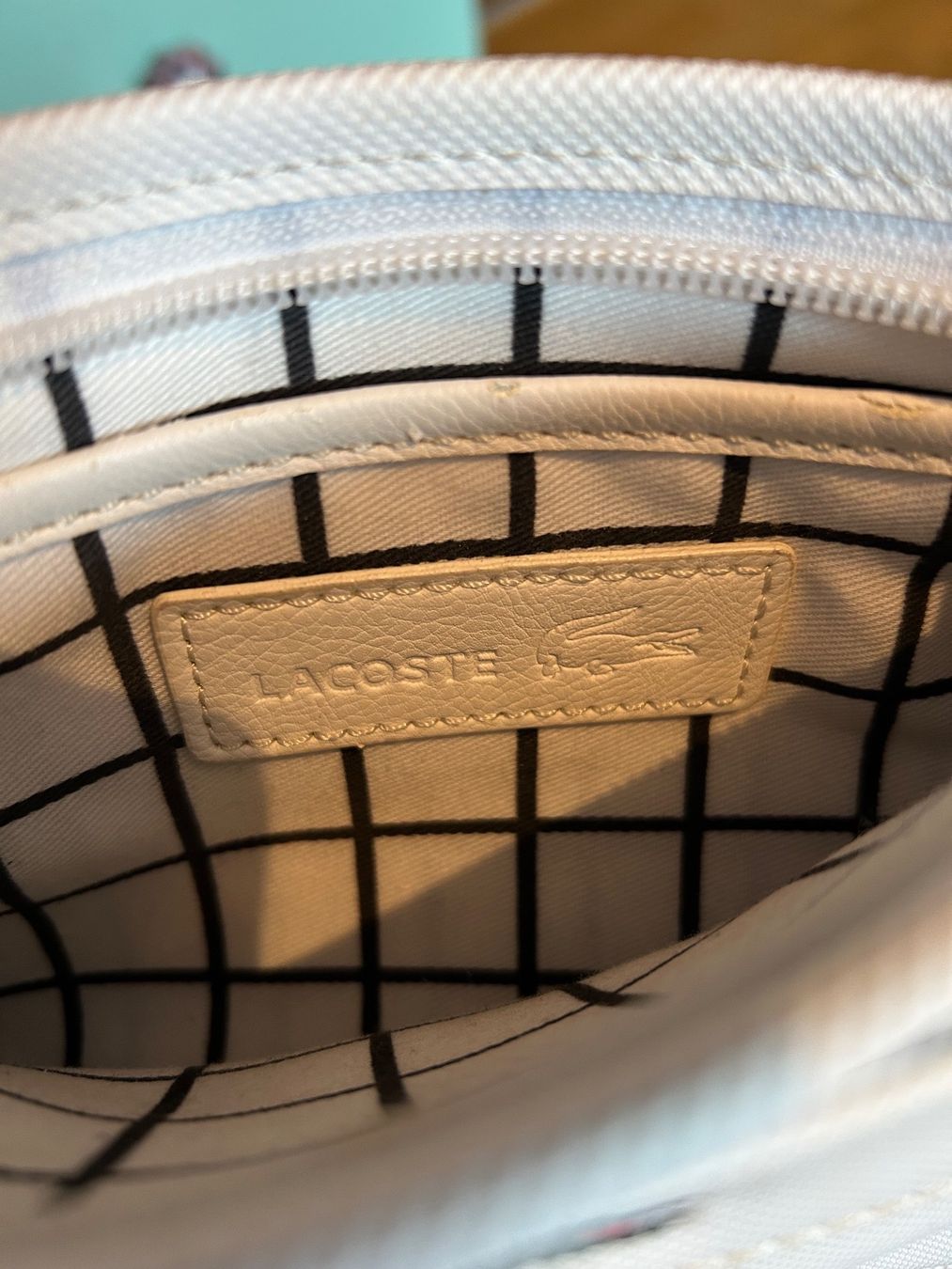 Lacoste Taschen für Damen: Damentasche „Lacoste“ – Gebraucht aus Zürich von LeaMilj 6