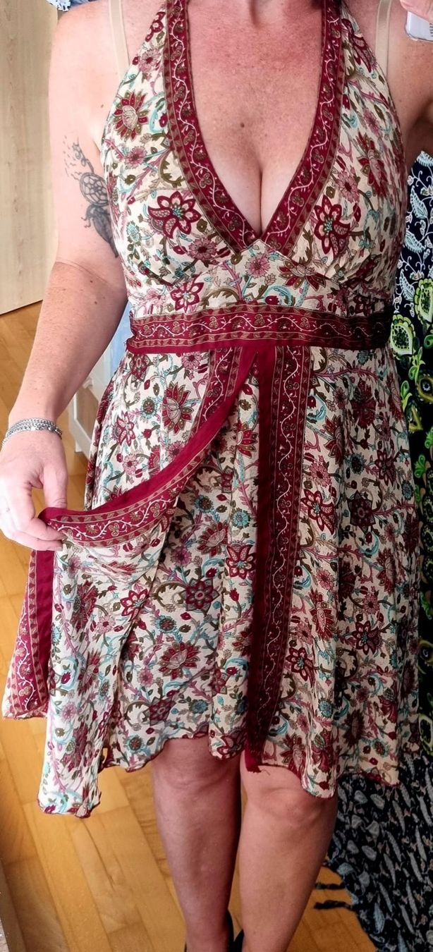 Robes: Sommerkleid aus Spanien, Seide Gr.S – Neuf (Voir description) à Balgach par priska2885 1