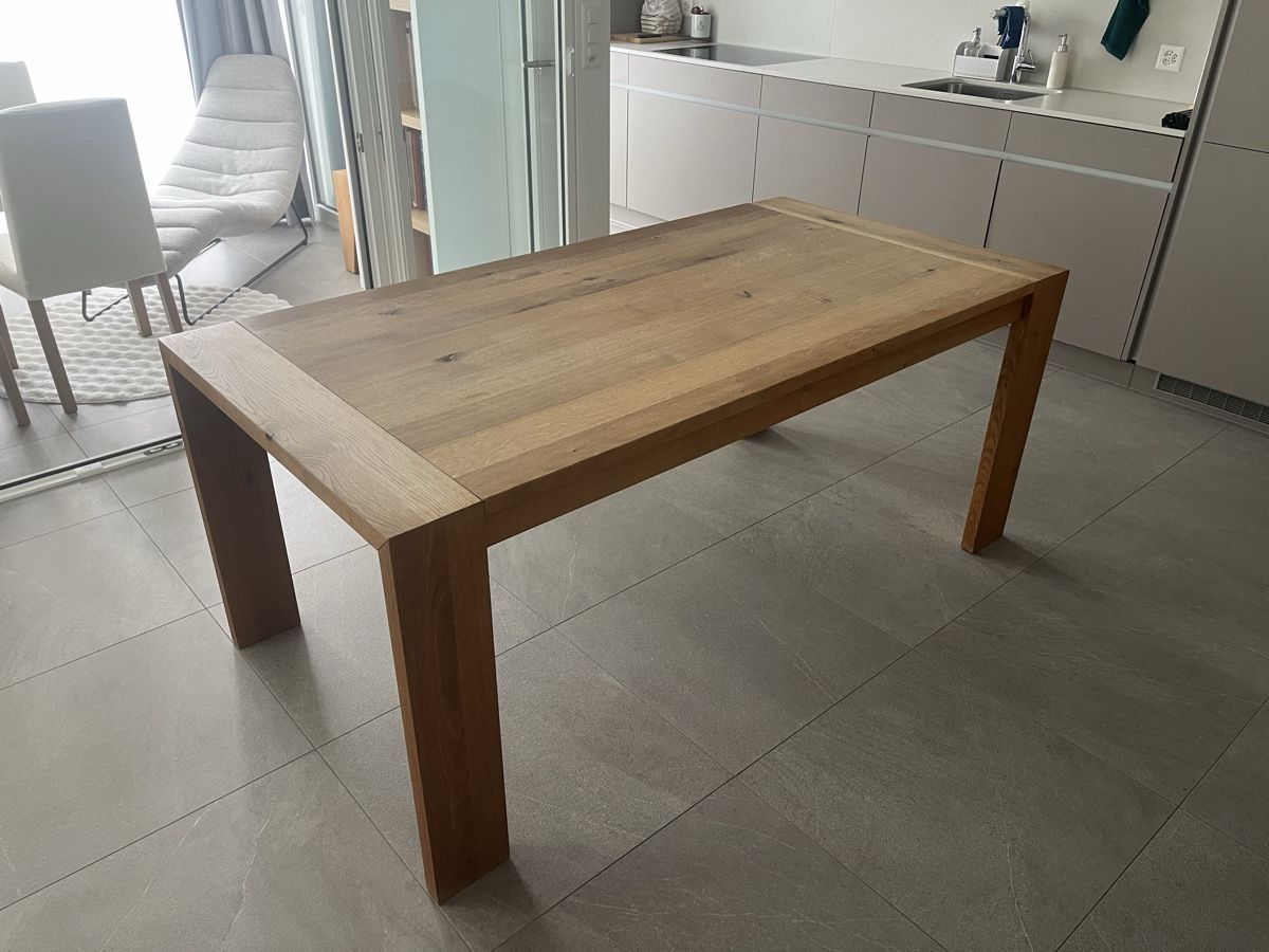 Livique Tables: Esstisch Eiche Massiv – D'occasion à Pfäffikon ZH par mar_6wc2 1