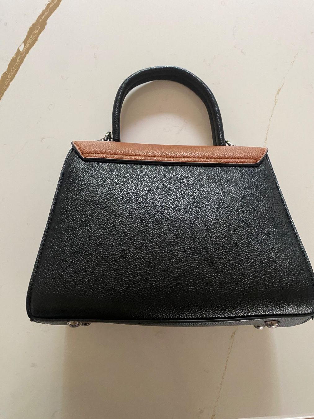 Sacs femmes: Umhängetasche oder/und Handtasche – D'occasion à Ittenthal par Lorinakuprecht0 1