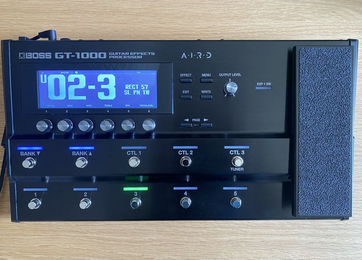 Boss Musikinstrumente: Boss GT1000 guitar effects processor – Gebraucht aus Champagne von Ychnaval