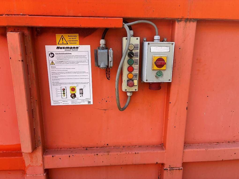 Banconi: Abrollmulde, Containerpresse, Mulde, Hackengerät – Usato da Sempach venduto da Grosi4 3