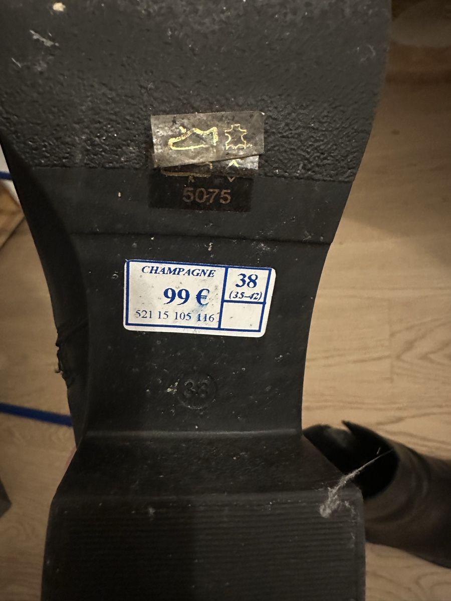 André Scarpe da donna: Bottines noires André – Usato da Lausanne venduto da Liinoa 2