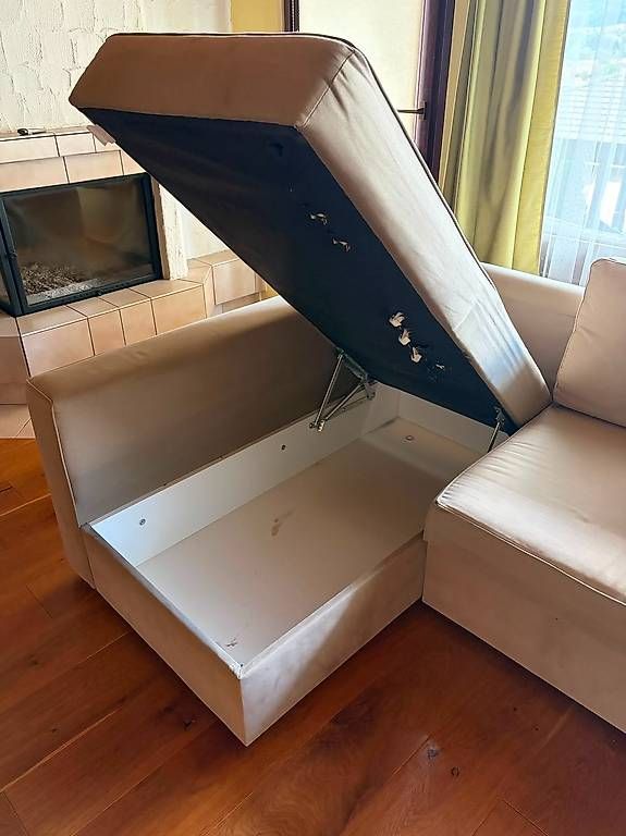 Sofas: Bettsofa gebraucht mit grossem Staufach, beige – D'occasion à Triengen par charlie910 1