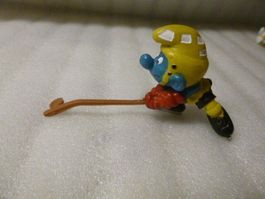 20032 Puffo Hockey su ghiaccio Schleich