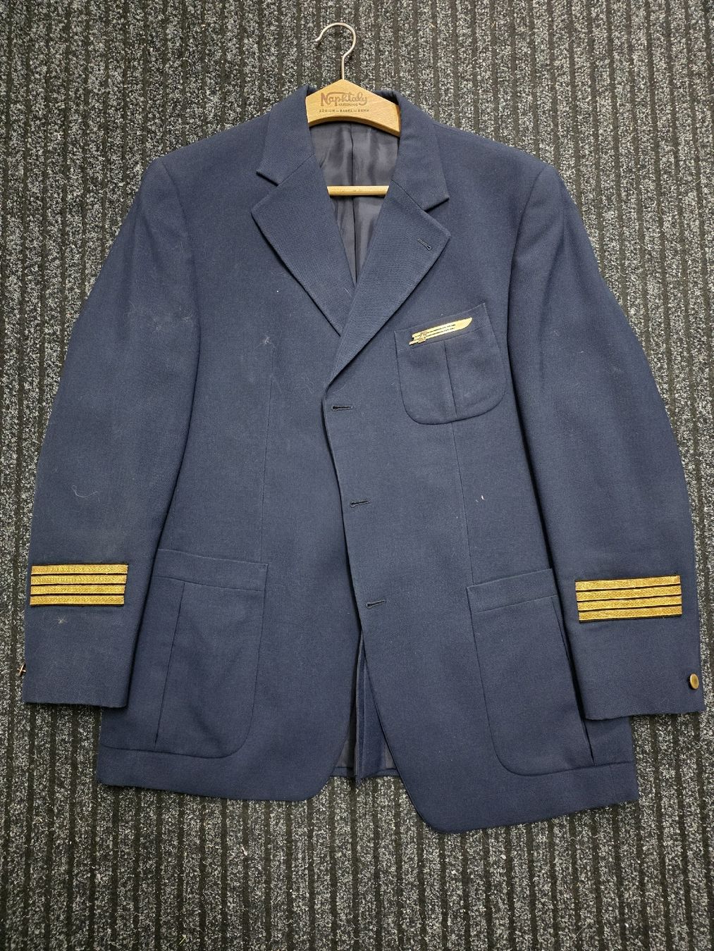 Swissair Uniformi: Piloten Sakko Swissair Uniform – Usato da Dorf venduto da Echo_Elements