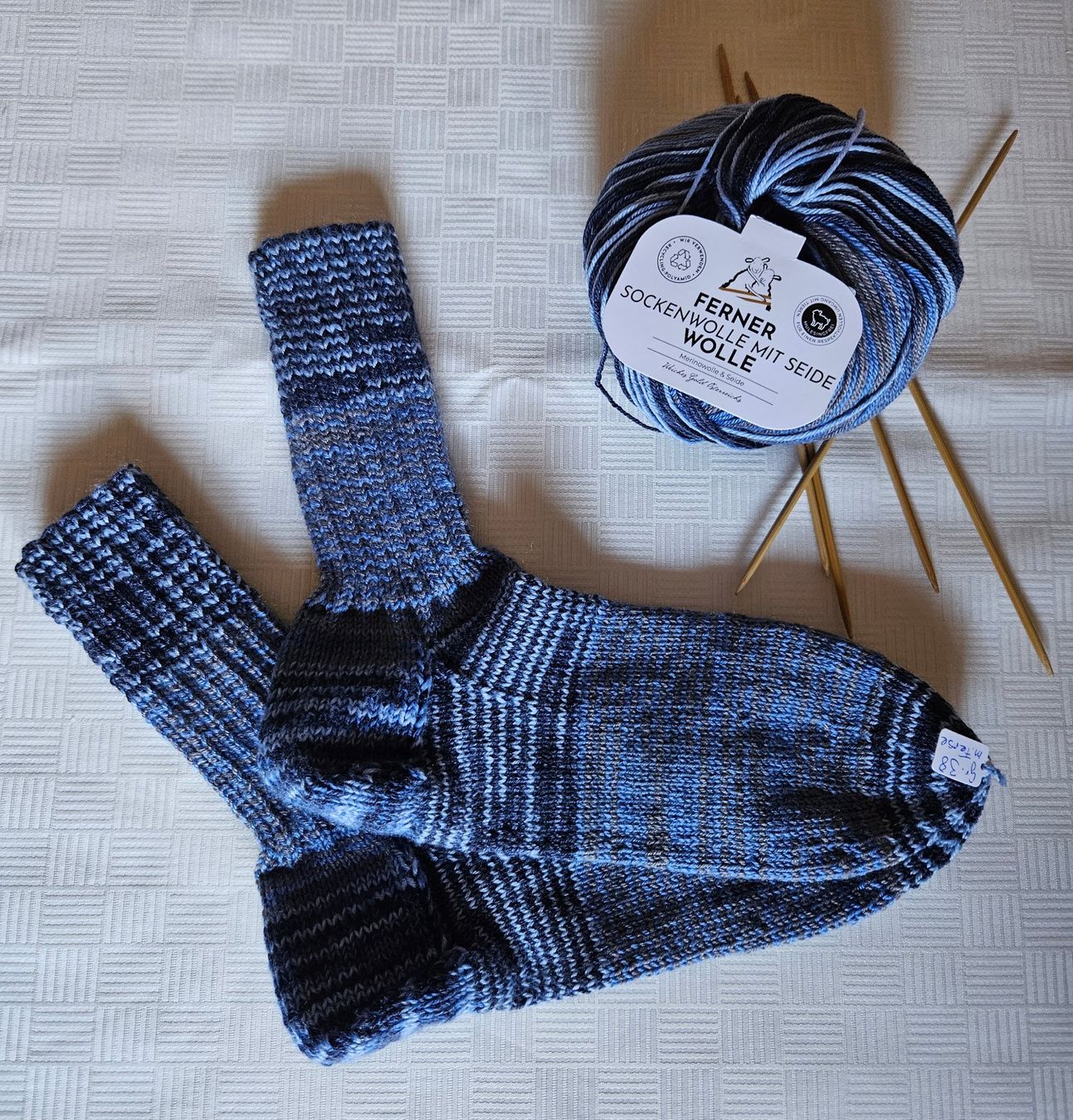 Socken: Socken handgestrickt, Wollsocken, Grösse 38 – Neu (gemäss Beschreibung) aus Wil ZH von Amarula