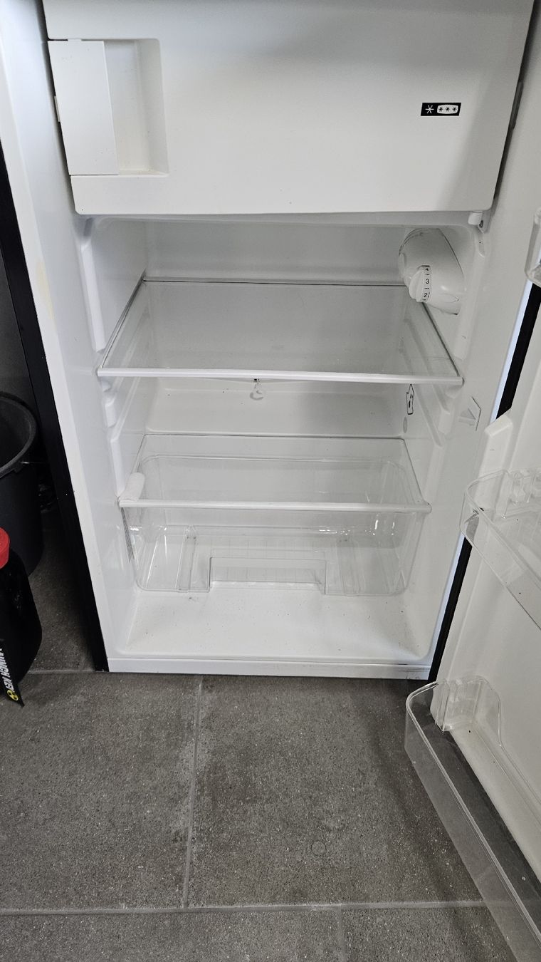 Kühlschrank: Frigelux Kühlschrank mit Gefrierfach – Gebraucht aus Seon von flukastrim 2