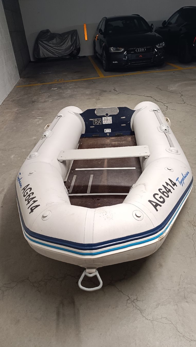 Boote: Schlauchboot Bombard Typhoon – Defekt aus Winterthur von yodadavid 1