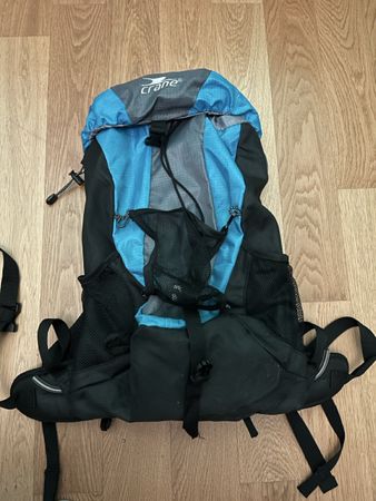 Neuwertig Crane Rucksack, blau / schwarz
