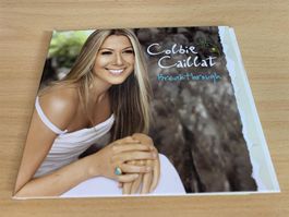 Colbie Caillat – Breakthrough