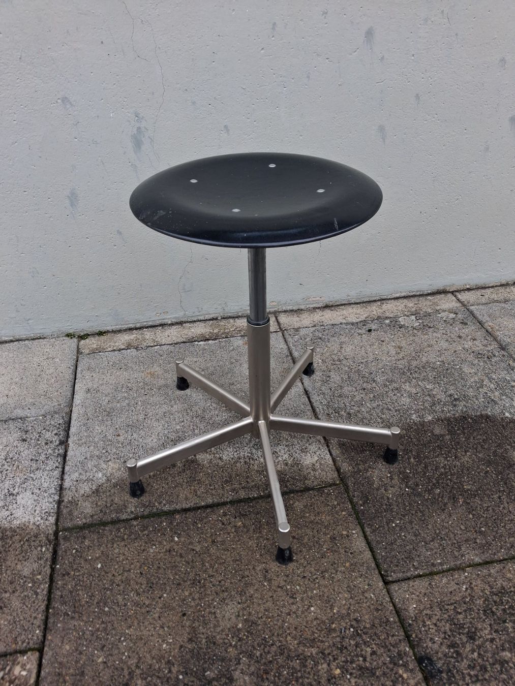 Hocker: Labor Stuhl höhenverstellbar – Gebraucht aus Winterthur von lampenretter 1
