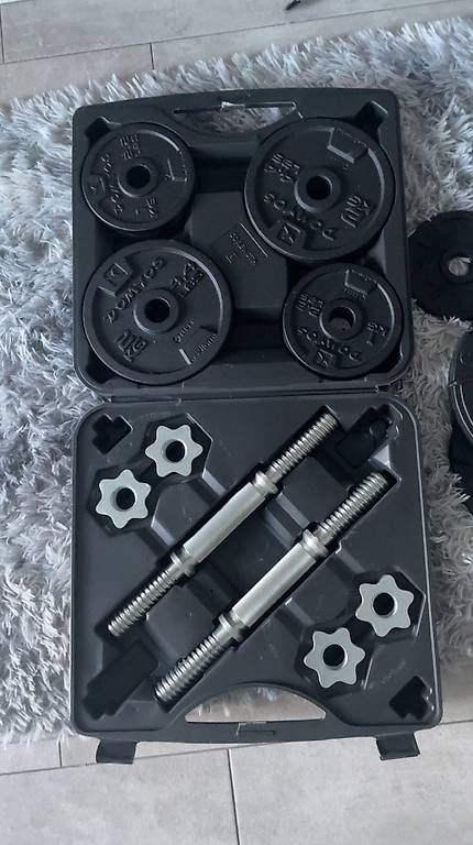 Manubri & Pesi: Kit musculation decatlhon 20kg + 10kg  – Usato da Ste-Croix venduto da Iligo 1