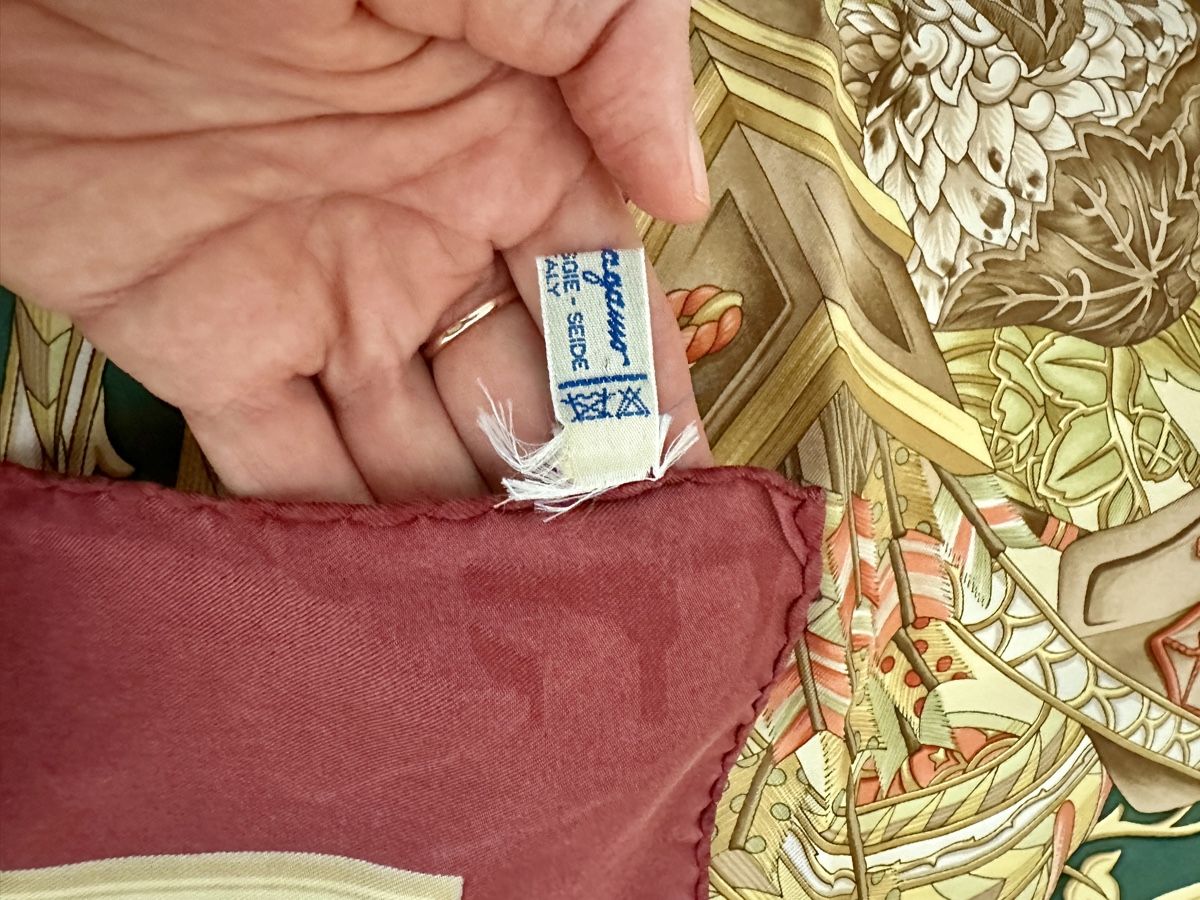 Salvatore Ferragamo Foulards, Tücher & Schals: Salvatore Ferragamo scarf – Gebraucht aus Zürich von aidapo 3