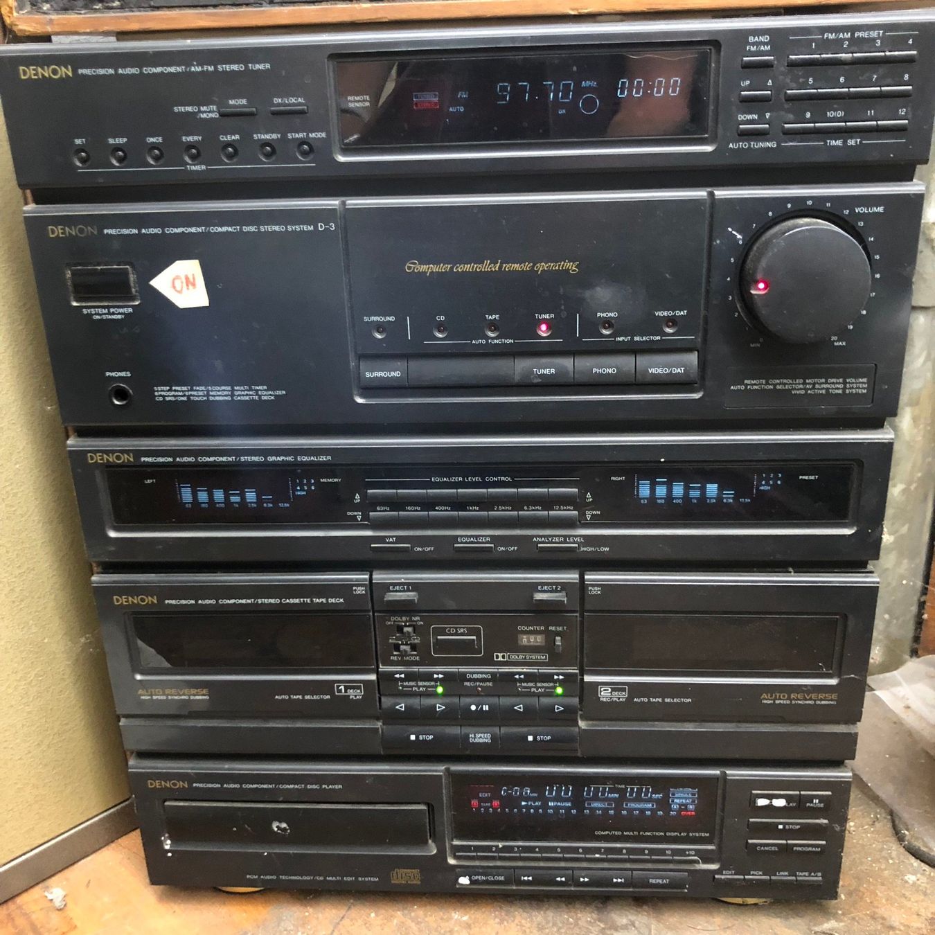 Denon Systèmes audio & multimédias: Denon Hifi Compact System D3 – Défectueux à Hinterkappelen par atomschnee