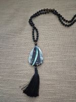Collier sautoir avec pendentif incrusté de nacre