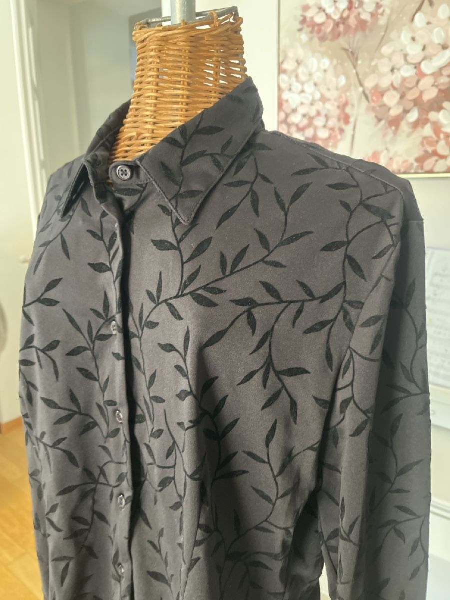 Camicette: Hemd schwarz mit Blättern, Energy, XL – Usato da Solothurn venduto da Bobesch08 1