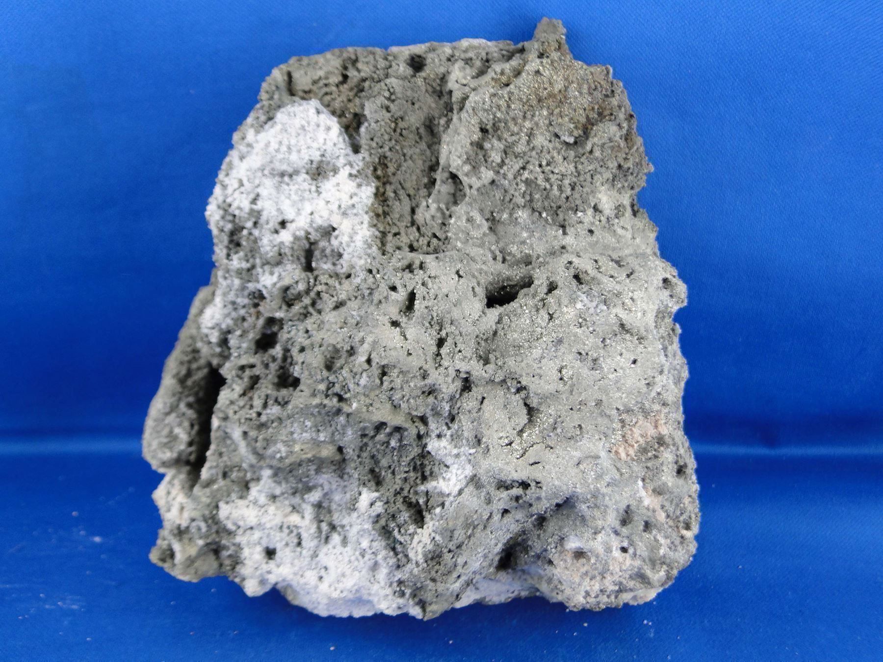 Minerali & Pietre curative: Pyrit on Sulphides – Usato da Schinznach Bad venduto da Demerald 4